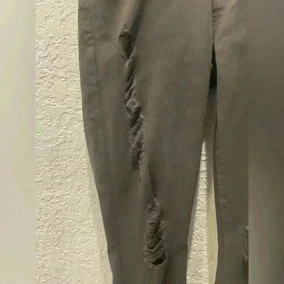 NWT 7 for all mankind grey distressed skinny jeans size 26 - Picture 3 of 7
